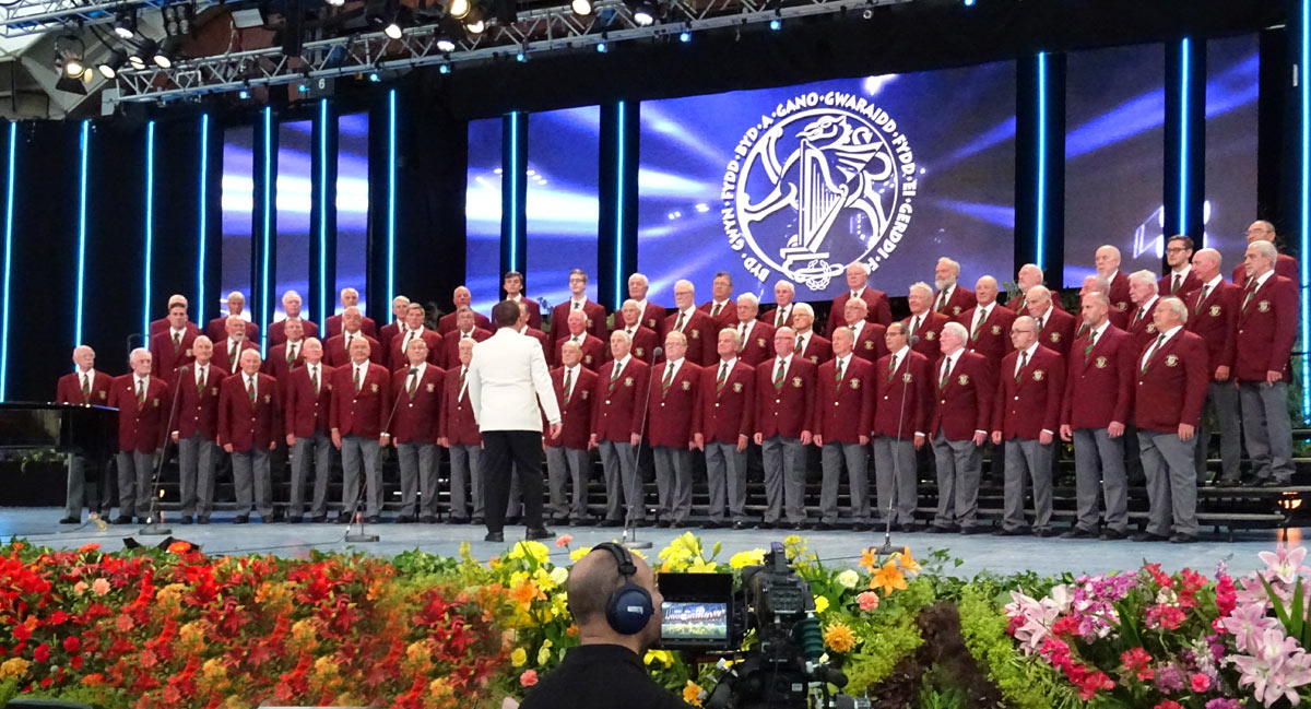 CÔR MEIBION DYFNANT TOUR OF WALES GRAND FINALE CONCERT WITH RHYS MEIRION