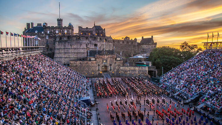 EDINBURGH TATTOO, FORTH BRIDGES CRUISE, STEAM TRAIN JOURNEY & LOCH LOMOND CRUISE