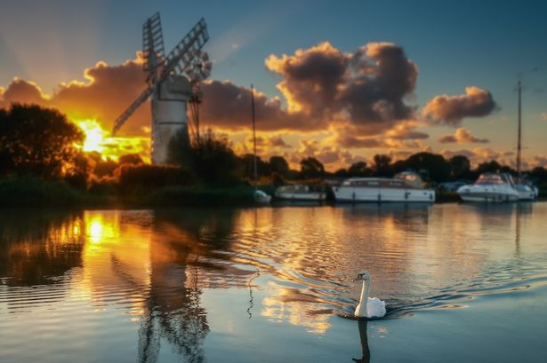 GREAT YARMOUTH, SANDRINGHAM, THURSFORD & THE NORFOLK BROADS