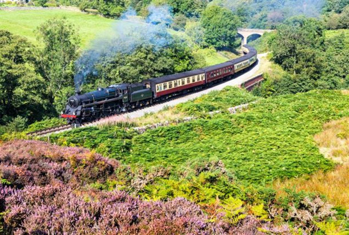 WHITBY & NORTH YORKSHIRE MOORS RAIL JOURNEY