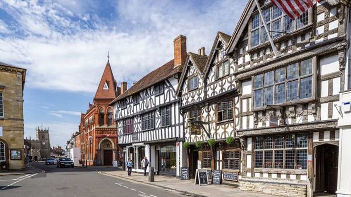 STRATFORD-UPON-AVON & THE COTSWOLDS