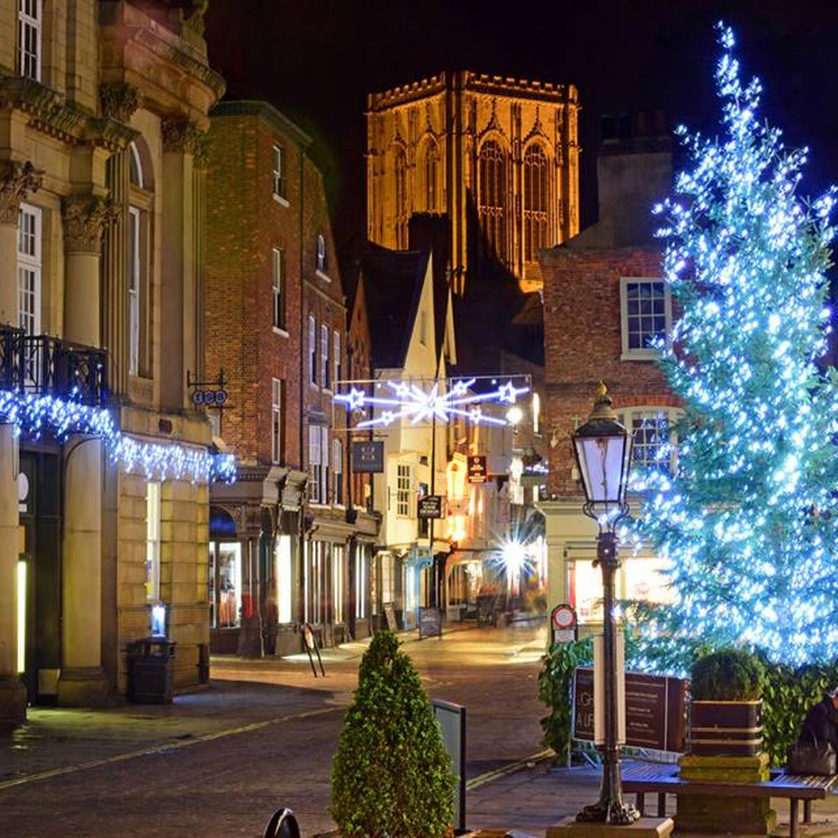 CHRISTMAS SHOPPING WEEKEND - LEEDS, YORK CHRISTMAS FAIR & CANNON HALL FARM