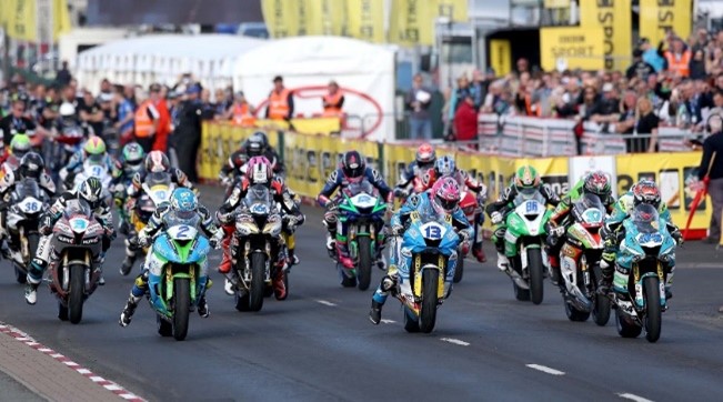 INTERNATIONAL NORTH WEST 200 MOTORCYCLE ROAD RACE - NORTHERN IRELAND